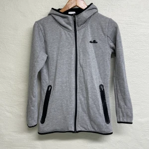 Ellesse tröja - Ellesse tröja i storlek XS.