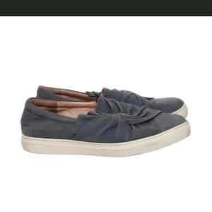 Skor - Snygga men för stora, skriv vid frågor! 