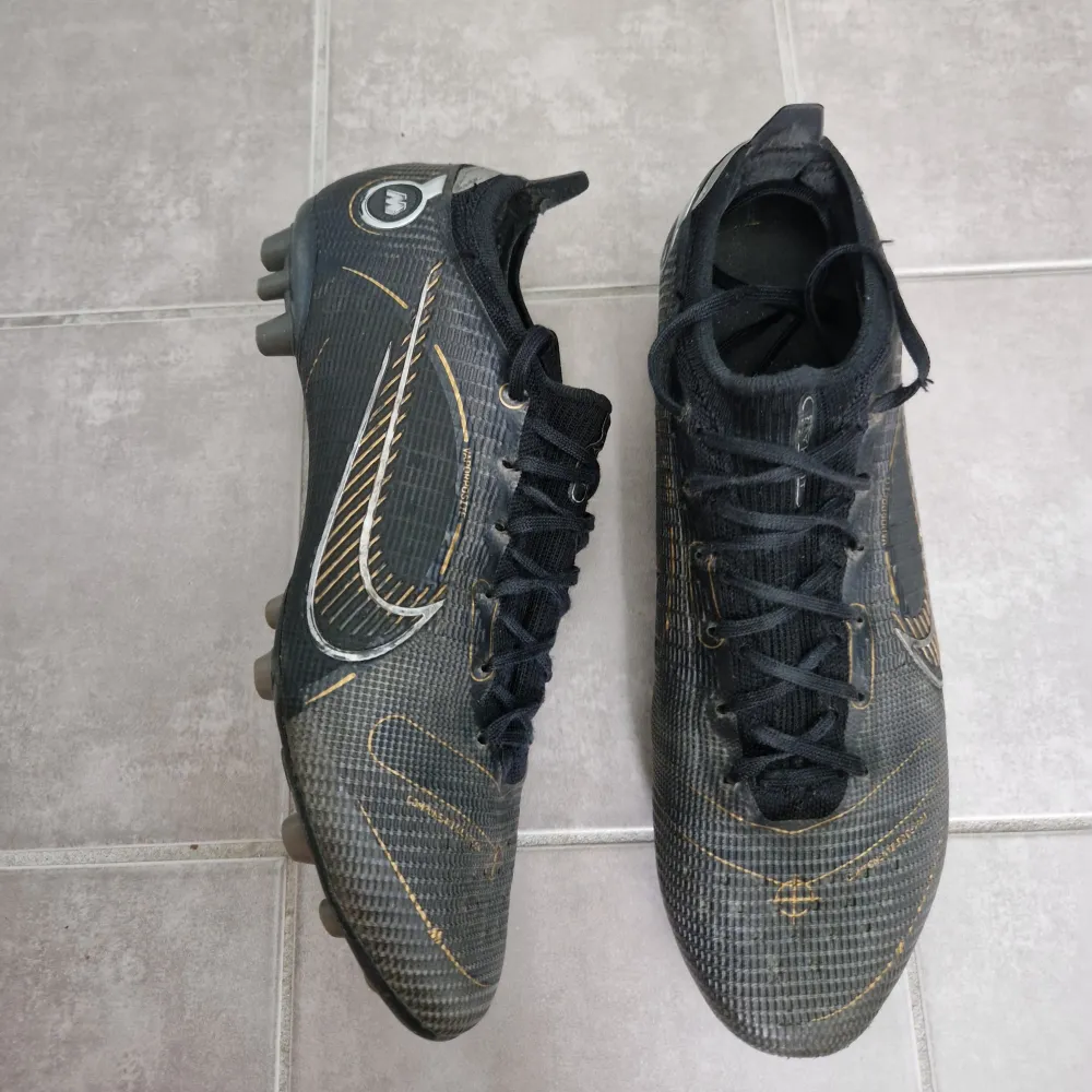 Ett par nike mercurial vapor 14 elite i bra skick, hör av dig vid intresse . Skor.