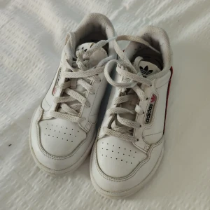 Adidas skor - Strl 30