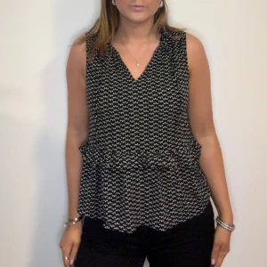 topp - så fin mönstrad topp från H&M