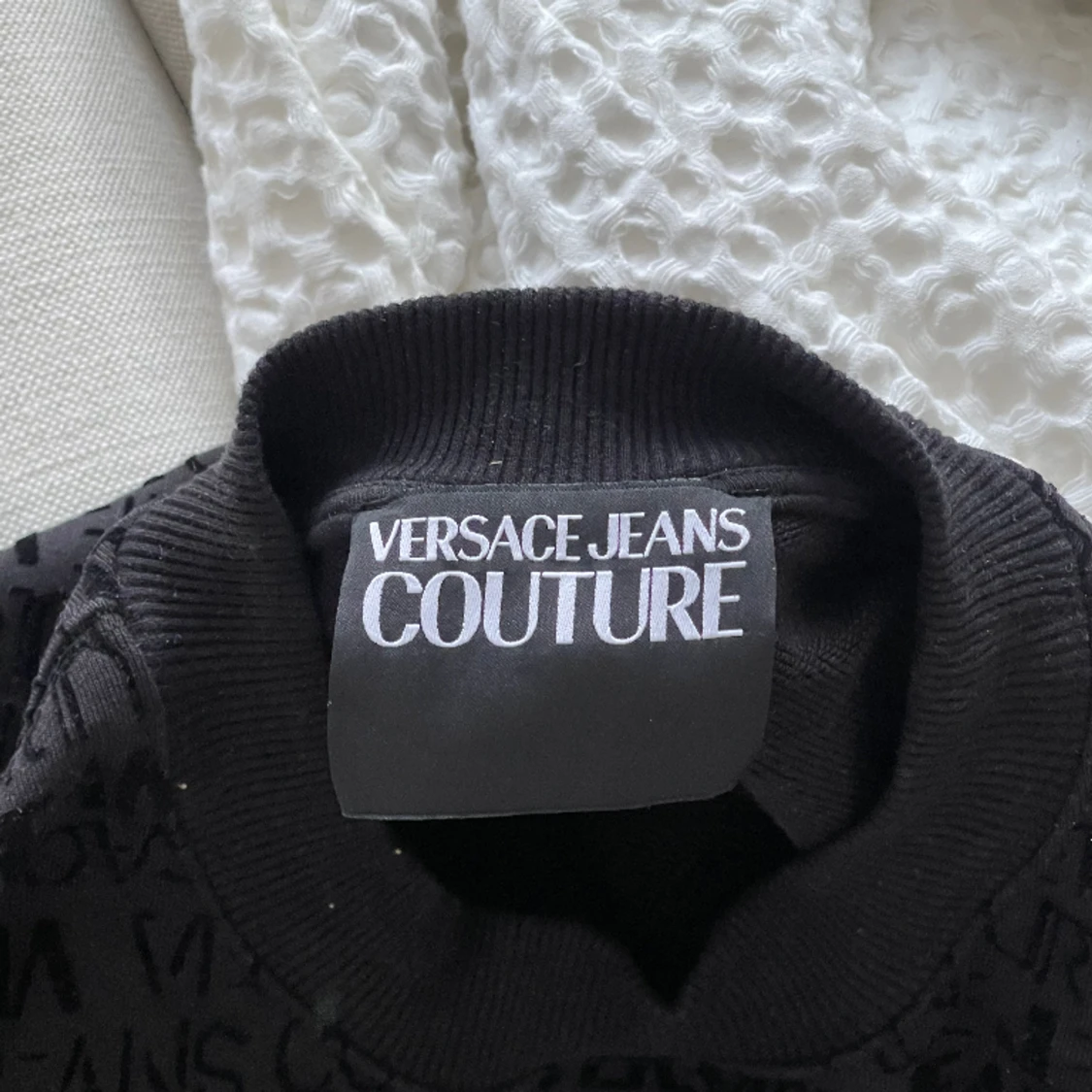 Versace Jeans Couture PRINT LOGO FLOCK - Sweatshirt - black - 1