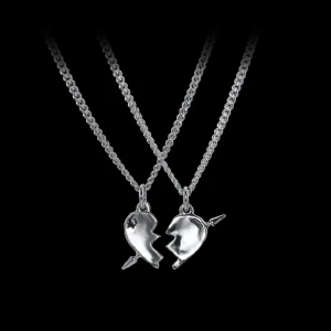 Marianilsdotter halsband - Säljer bara ena delen där pilen pekar uppåt