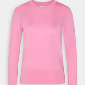 Säljer nu min rosa Holly&whyte tröja! Så fin men kommer inte till användning, har guld knappar på armarna. Slutsåld och Orginalpris 350💕sparsamt använd!