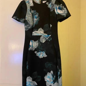 Klänning Calvin Klein - Märkesklänning från Calvin Klein  Storlek 36/38  Knappt använd