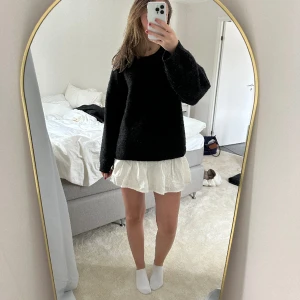 Kjol - Så fin volang mini kjol från Kappahl💛 storlek 170 