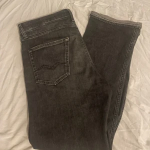 Replay jeans - Säljer att par Replay jeans i bra skick! Skulle säga att den passar en person som är runt 180