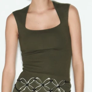 SÖKER - Söker denna topp från zara i storlek S 🩷