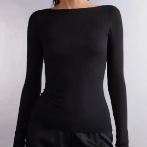 intimissimi tröja  - Säljer denna sjukt fina intimissimi tröja. Den är nästan inte använd o inte alls nopprig💕🫶🏻