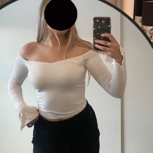 Gina tricot soft touch - Slutsåld på Gina. Storlek S, slits på armarna och supermjukt material. aldrig använd😊