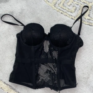 Svart korsett  - Mega cute svart korsett Snälla köp
