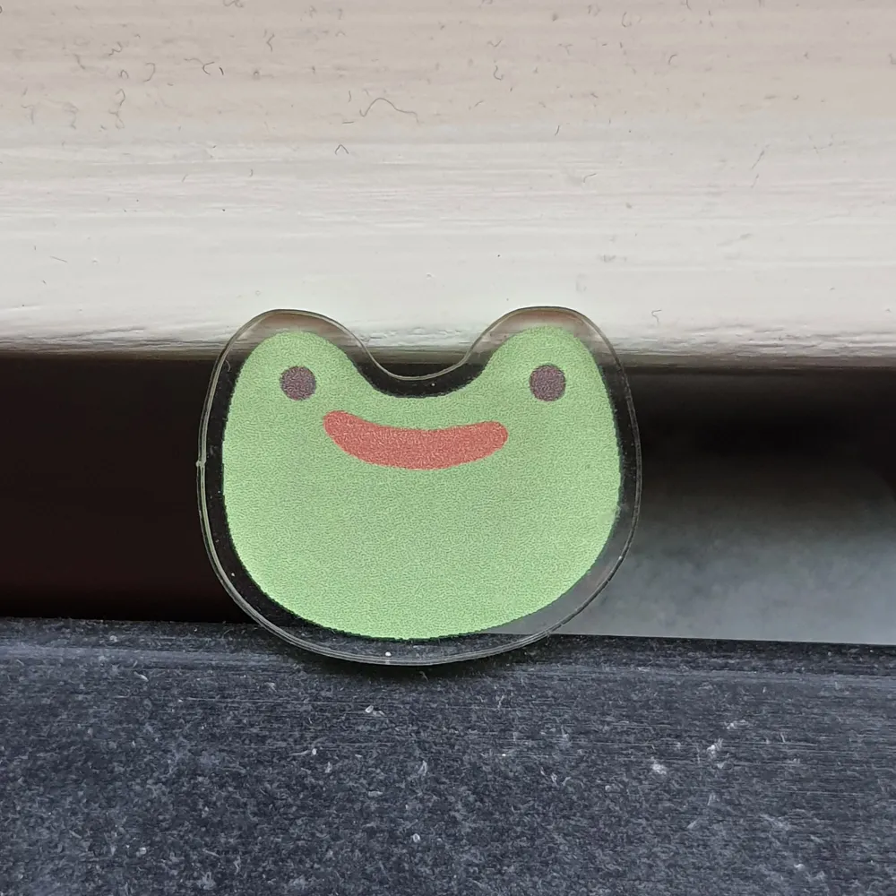 2st frog pins ♡ nya priset är för båda. Accessoarer.