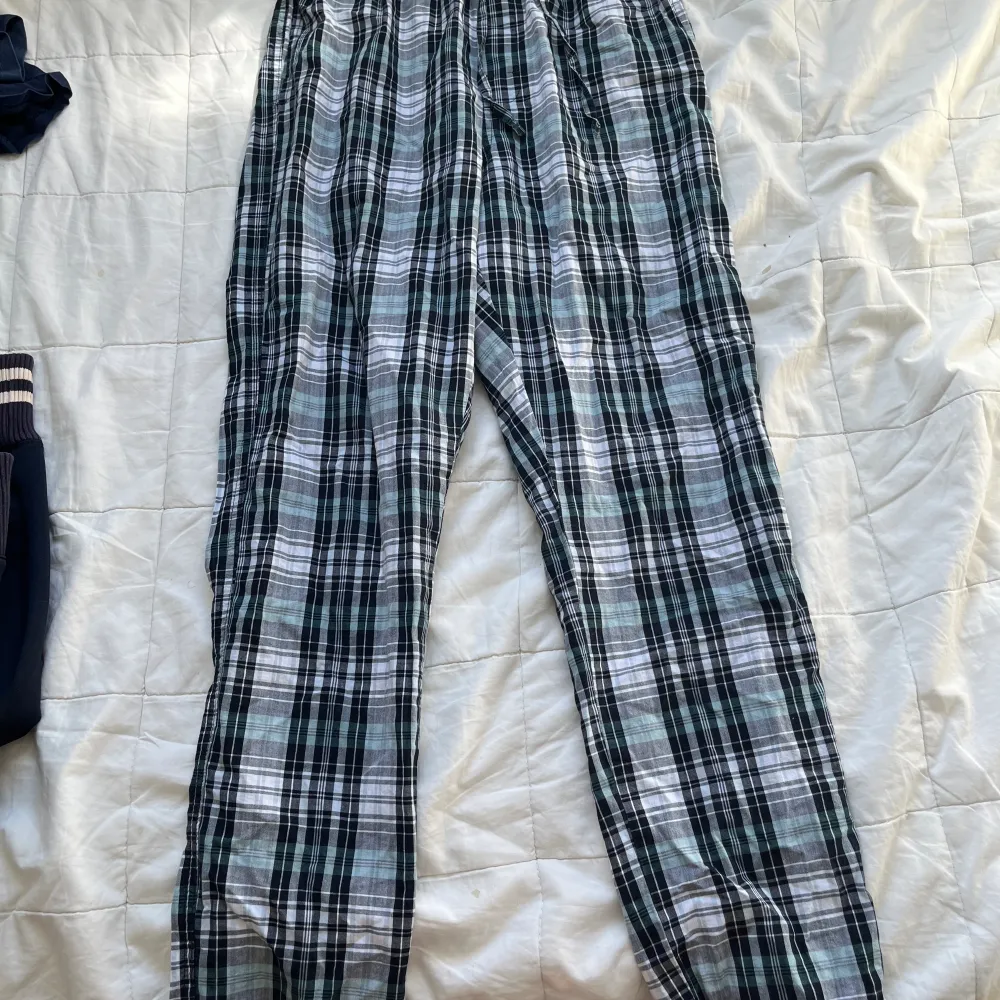 Mysiga rutiga pyjamas shorts från hm:). Jeans & Byxor.