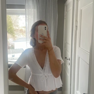 Tröja ifrån pull&bear - Jättesöt topp som inte kommer till användning!!