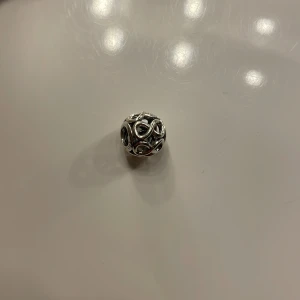 Två berlocker - Två superfina och stilrena berlocker!