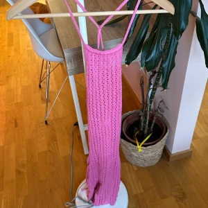 Trendig strandklänning - Nyskick