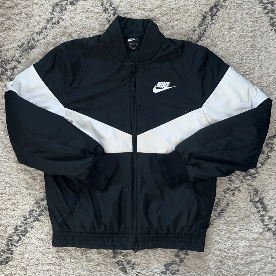 Nike puffer bomber jacket