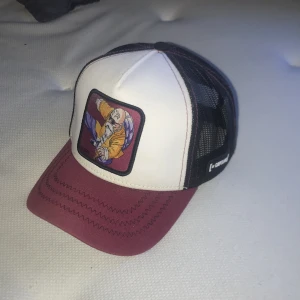 Capslab keps - One-size, knappt använd och i bra skick. Kontakta vid frågor.