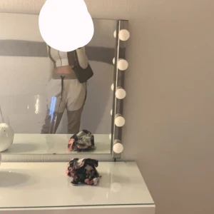 Nike tech byxor - Säljer då de inte kommer till användning, jättefina och i bra skick