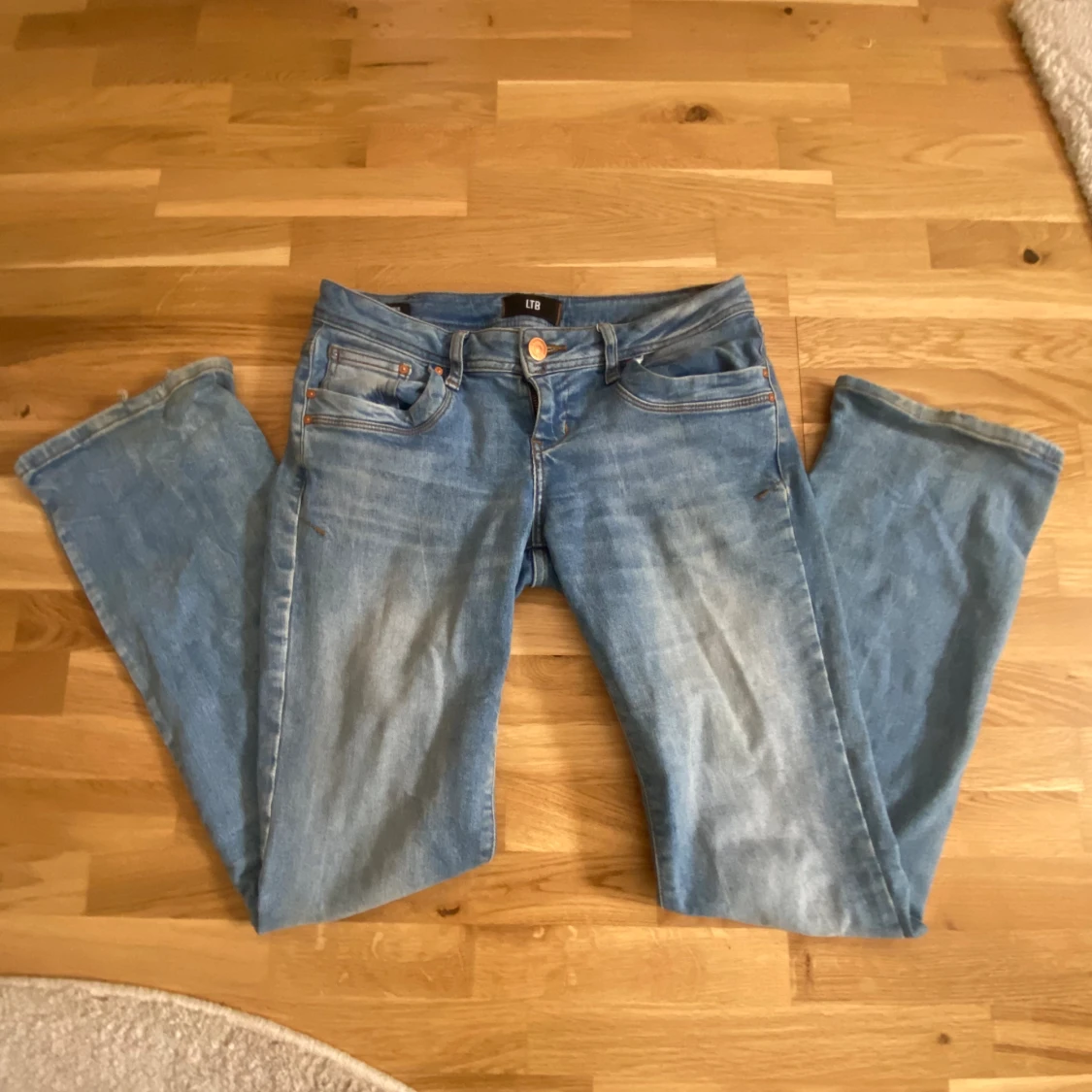 Bootcut jeans
