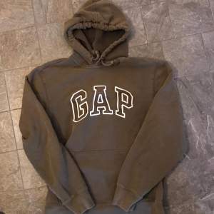 ⛔Fet GAP hoodie ⛔ bra skick inga hål eller flaws ⛔ storlek M ⛔ Dma för mer info/bilder ⛔