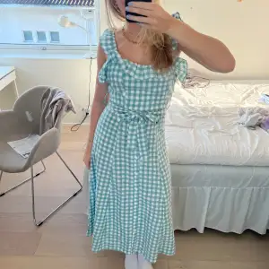 Somrig klänning från Boohoo TALL!💕 kommer inte till användning längre💕💕