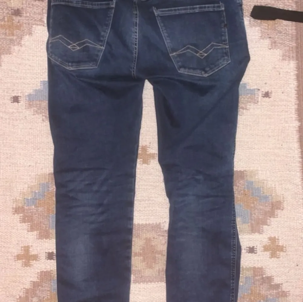 Storlek är w29 L34 tvär sköna jeans. Det är ett pr hypet Flex men lappen gick bort men dem är i jätte bra skick. Jeans & Byxor.