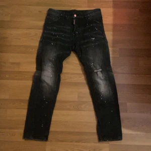 Dsq2 Jeans - Dsquared jeans i jätte bra skick skriv för fler bilder!