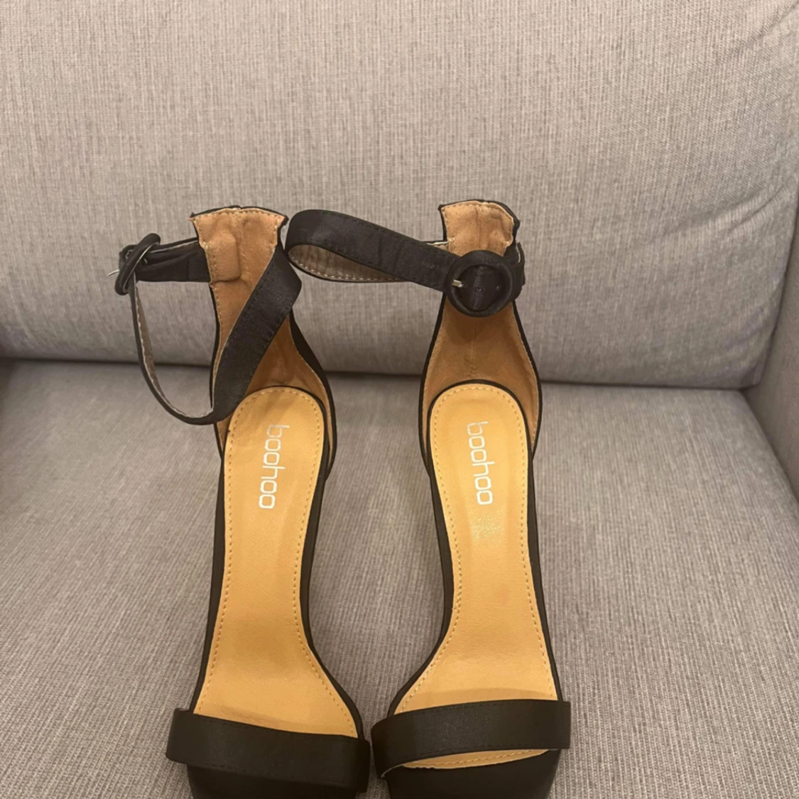 Svarta stilrena klackskor  - 91