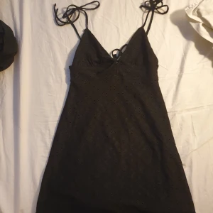 Sommarklänning  - Säljer denna klänning från H&M i storlek XS. 50kr+frakt
