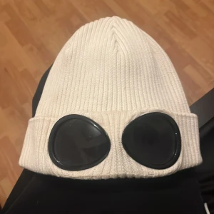 C.P Company - Äkta C.P Company mössa som inte jag använder längre 