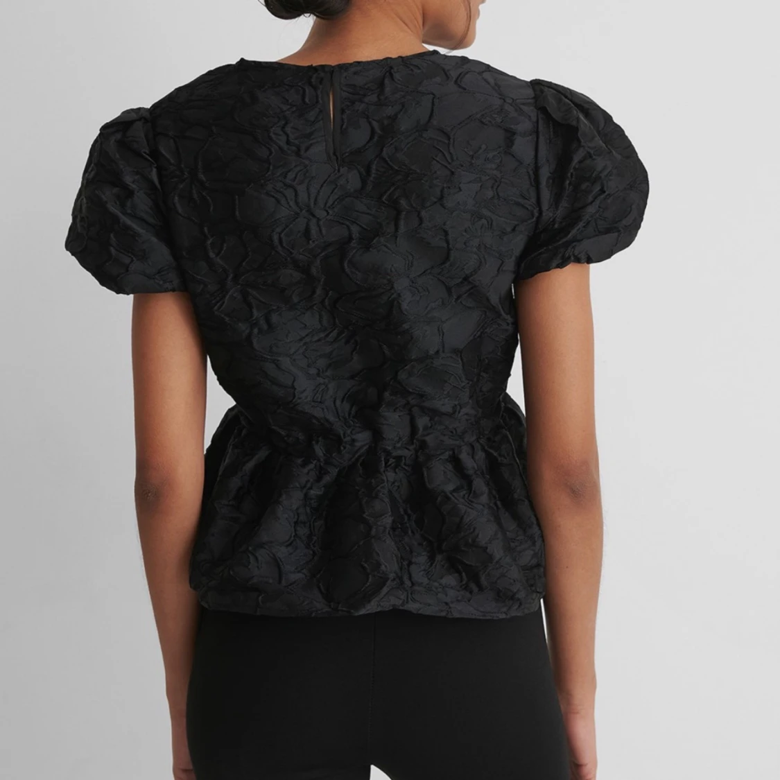 Topp med volang  - 93