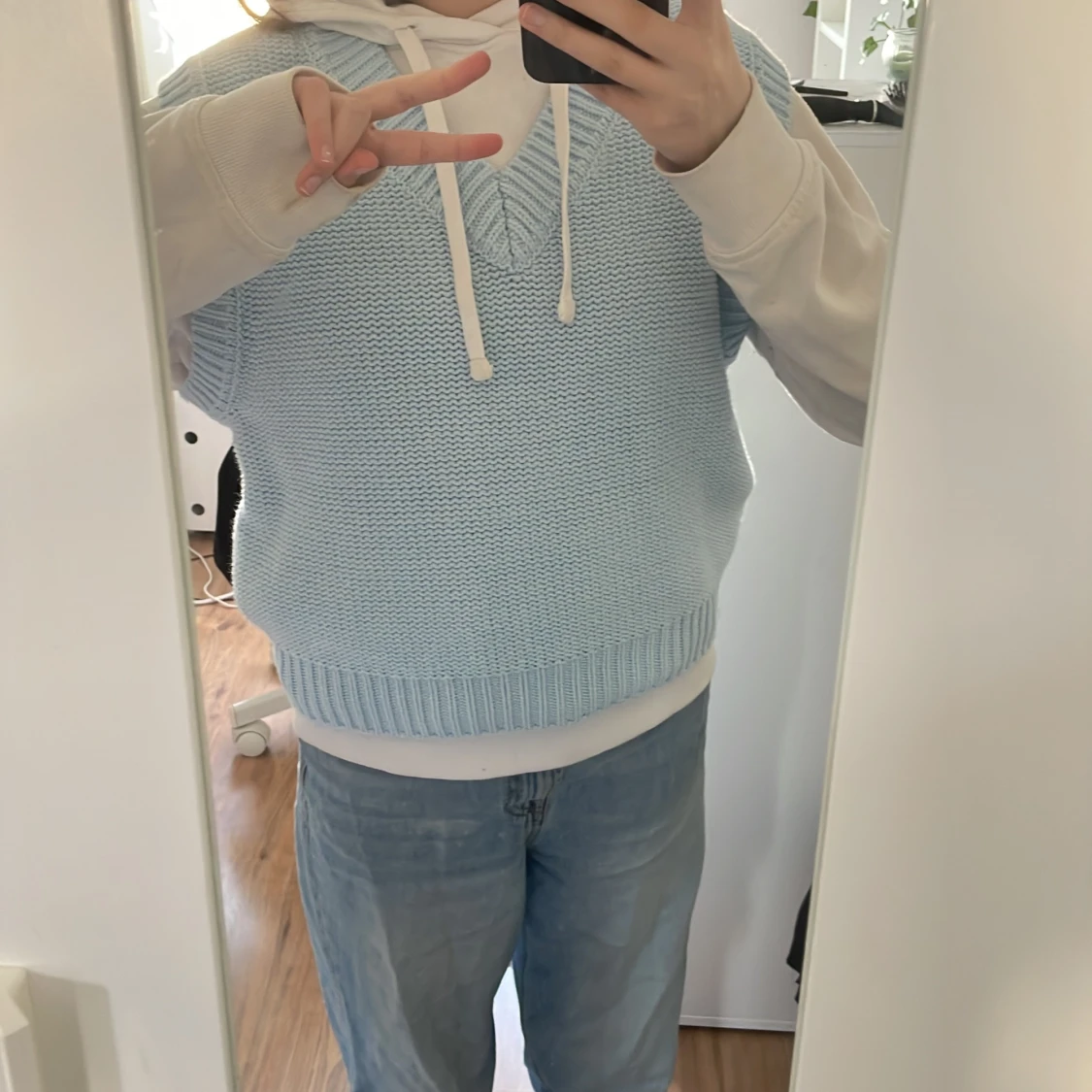 Säljer en baby blue stickad väst!💙 - 90