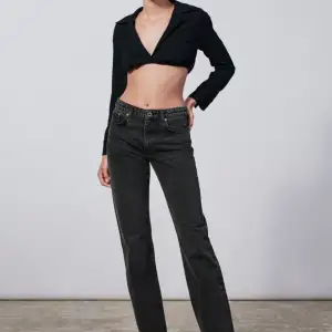 (Säljer blåa) Säljer mina favorit jeans från Zara då de har blivit för små! De är i bra skick, rekommenderar verkligen! 💗