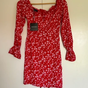 Helt ny sommarklänning ❤️ - Så fin och helt ny med prislapp 