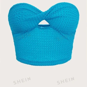 Topp - Säljer denna topp från shein, aldrig använd💞första bild är lånad!