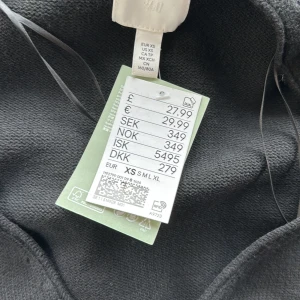 Svart stickad tröja från hm  - Såld! Tryck inte på köp 