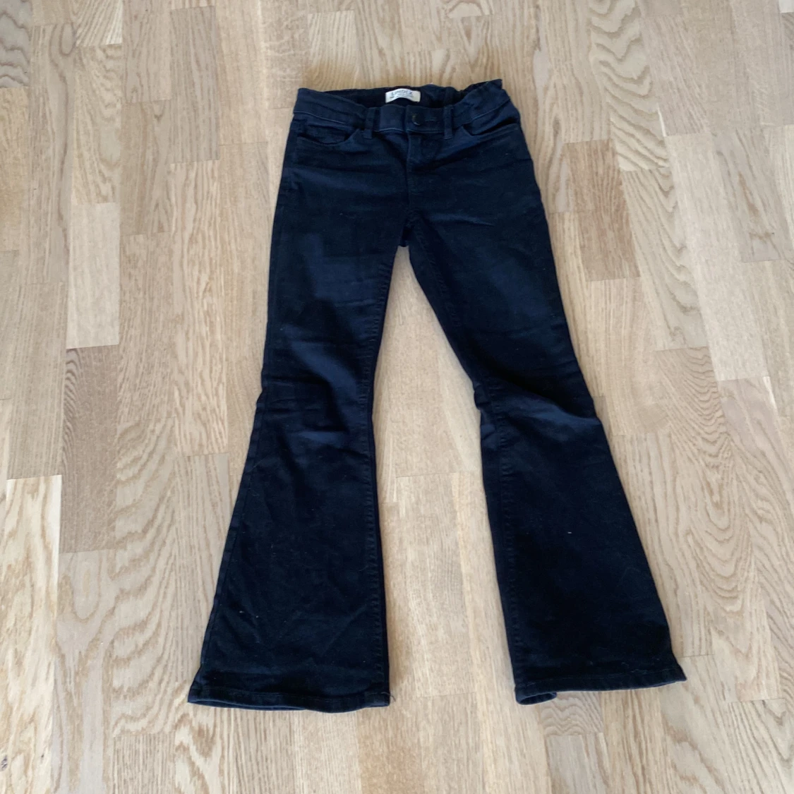 Svarta jeans