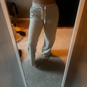 Mjukis  - Mjukis byxor i fint skick 