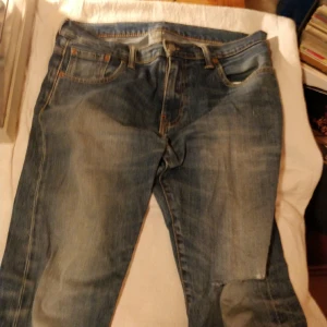 Levis 520 - W29 L32 svag ring efter snusdosa annars som nya 