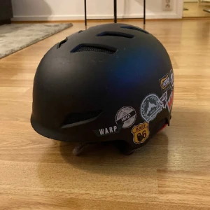 Hjälm  - Hej jag säljer min skidhjälm för jag inte andra den mer Storlek S