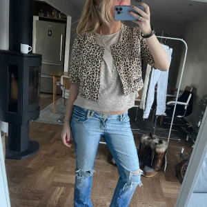 Kort jacka - Kort jacka/bolero i leopardprint 