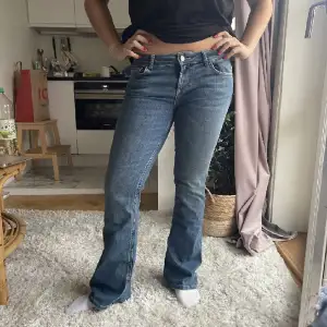 Lågmidjade jeans från Zara, skit snygga😍 