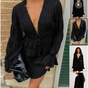 Klänning - Jätte fin klänning som tyvärr va för stor för mig och hann aldrig returnera. Storlek 40