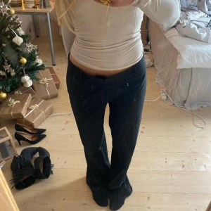 Svarta lågmidjade kostymbyxor - SUPER snygga kostymbyxor!!!