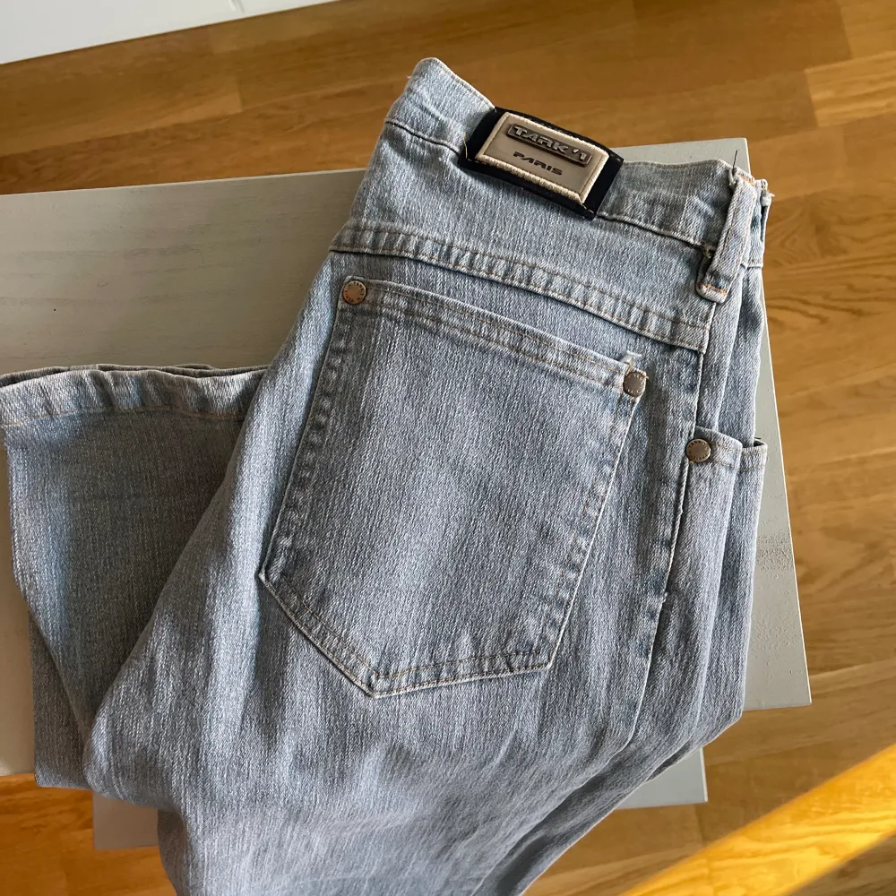 Står ej storlek, köpta vintage i Amsterdam, men skulle säga att de passar som 34, W24 L32. Jeans & Byxor.