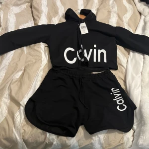 Hoodie  - En sett från Calvin klein aldrig använd 