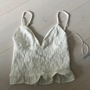 sommartopp - En fin och gullig topp till sommaren. Den är aldog använd då den är för liten för mig❤️