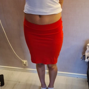 Kjol - Säljer denna kjol då jag aldrig använder den🥰