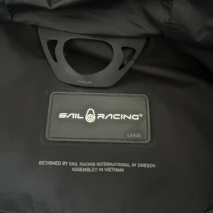 Sail racing väst  - Säljer nu min sail racing väst för den har blivit för liten på mig. Pris kan diskutera 